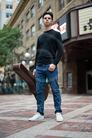 _LFX8135